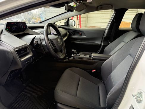 Used 2023 Toyota Prius LE image 12