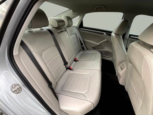 Used 2018 Volkswagen Passat 2.0T S image 27