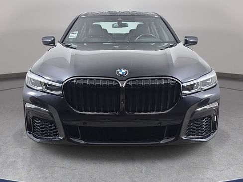 Used 2022 BMW 750i xDrive w/ Executive Package AWD/4WD image 3
