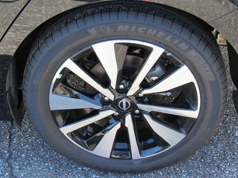 New 2025 Nissan Sentra SV w/ SV Premium Package image 7