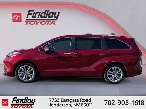 Certified 2023 Toyota Sienna Platinum FWD image 10