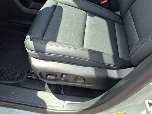 New 2026 Chevrolet Equinox LT w/ Convenience Package II image 7
