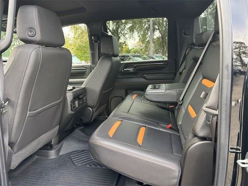 Used 2024 GMC Sierra 2500 AT4 image 14