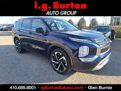 Used 2024 Mitsubishi Outlander SE image 1