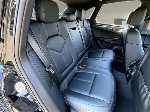 Used 2026 Porsche Macan AWD/4WD image 24