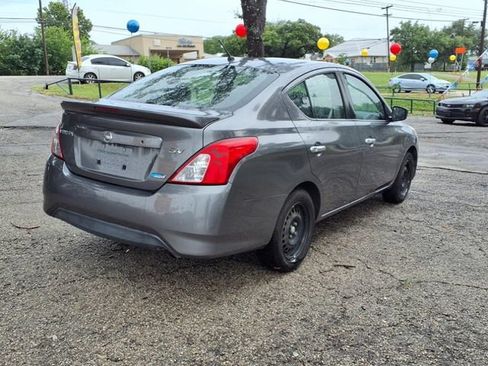 Used 2016 Nissan Versa SV FWD image 6
