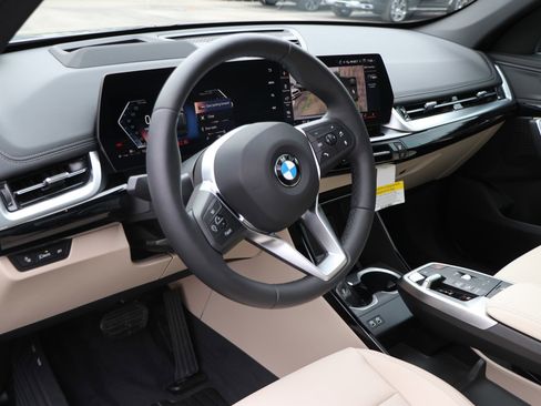 Certified 2025 BMW X1 xDrive28i w/ Technology Package image 14
