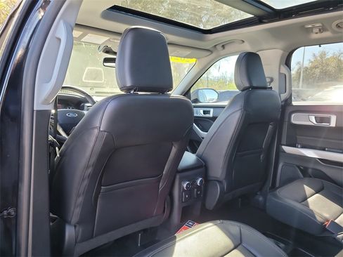 Used 2021 Ford Explorer Limited w/ Equipment Group 301A image 11