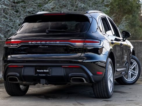 Certified 2025 Porsche Macan image 11