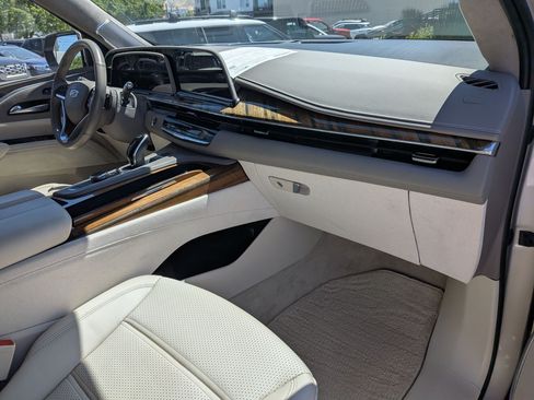Used 2021 Cadillac Escalade Premium Luxury Platinum AWD/4WD image 35