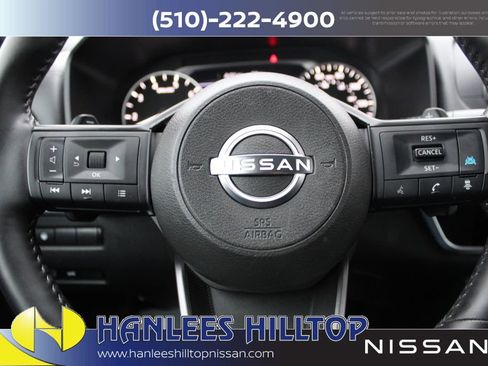 Used 2025 Nissan Rogue SV image 26