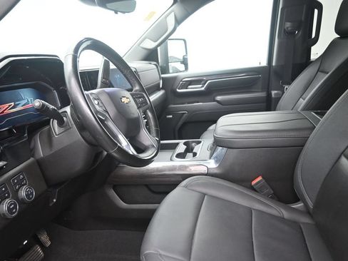 Used 2024 Chevrolet Silverado 2500 LTZ w/ LTZ Convenience Package AWD/4WD image 12