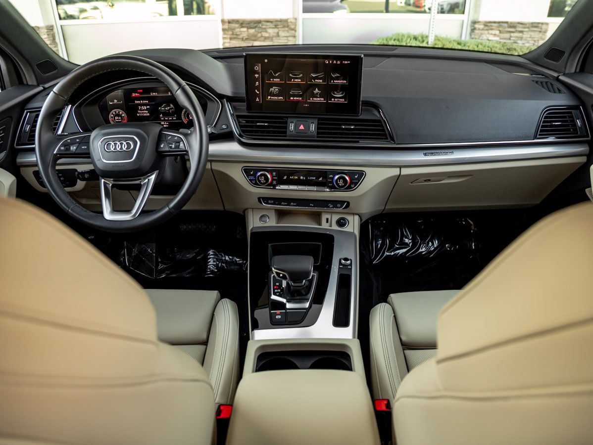 Used 2023 Audi Q5 2.0T Premium Plus w/ Premium Plus Package AWD/4WD image 21