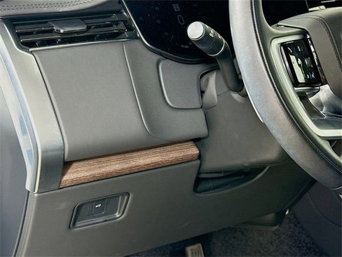 Certified 2023 Land Rover Range Rover SE image 10