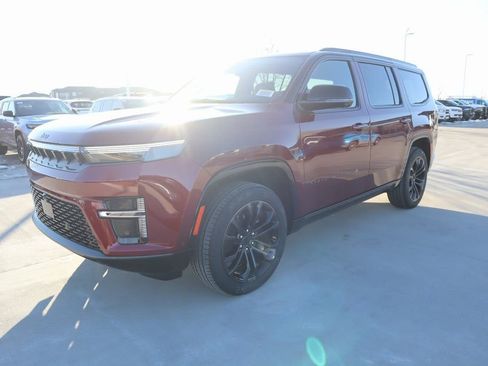 New 2026 Jeep Grand Wagoneer Summit w/ Premium Group III image 11