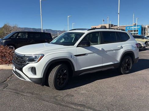 New 2026 Volkswagen Atlas Peak Edition AWD/4WD image 3