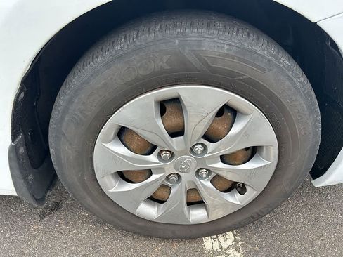 Used 2016 Hyundai Accent SE w/ Option Group 02 image 9