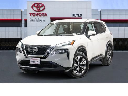 Used 2021 Nissan Rogue SV image 1
