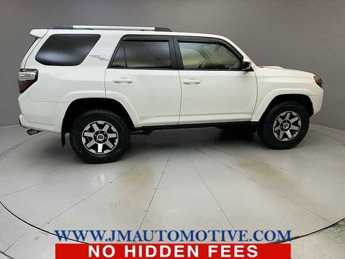 Used 2017 Toyota 4Runner TRD Off-Road image 6