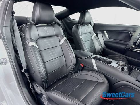 Used 2021 Ford Mustang Shelby GT500 w/ Technology Package RWD image 12