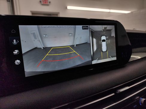 Used 2024 Hyundai Palisade Calligraphy image 17