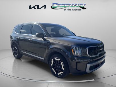 Used 2023 Kia Telluride EX w/ EX Captain's Chair Package