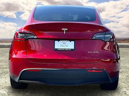 Used 2024 Tesla Model Y Long Range AWD/4WD image 3