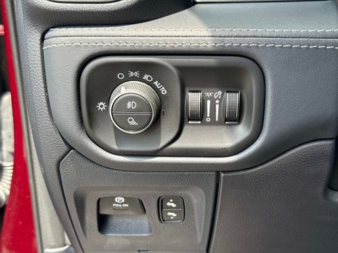 Used 2023 RAM 1500 Limited AWD/4WD image 33