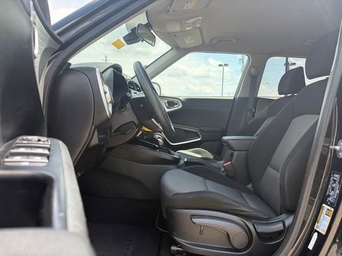 Certified 2024 Kia Soul LX w/ Option Group 015 FWD image 15
