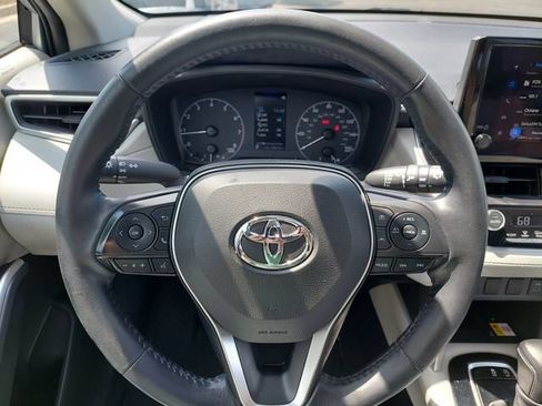 Used 2023 Toyota Corolla Cross LE w/ Moonroof Package AWD/4WD image 21