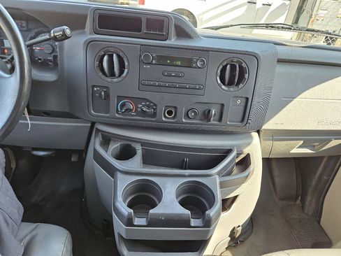 Used 2013 Ford E-150 and Econoline 150 image 29