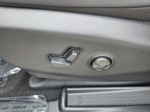 New 2026 Chrysler Voyager LX image 4