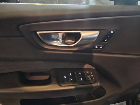 Certified 2023 Volvo XC60 B5 Core AWD/4WD image 16