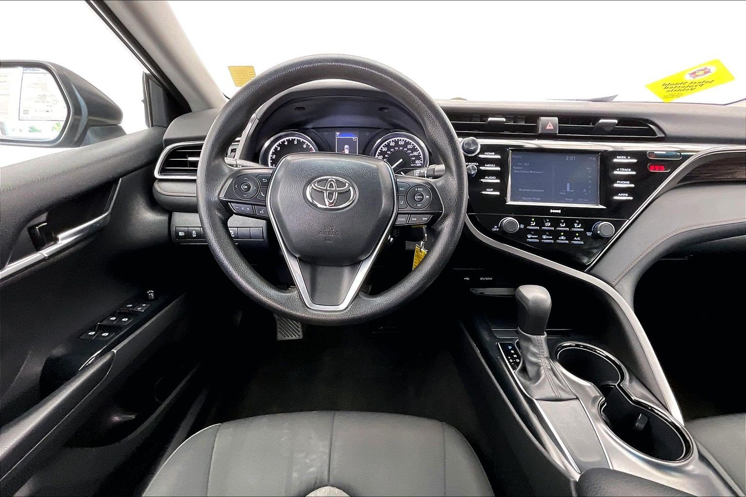 Used 2020 Toyota Camry LE FWD image 4