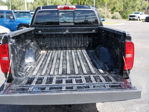 Used 2022 Chevrolet Colorado LT w/ LT Convenience Package AWD/4WD image 7