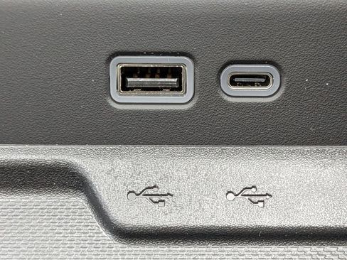 New 2025 Chevrolet Suburban High Country image 27