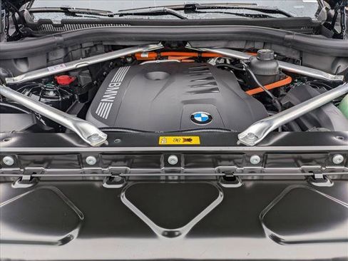 New 2026 BMW X5 xDrive50e w/ M Sport Package image 18