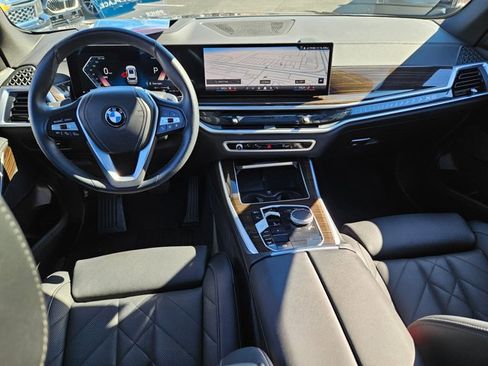 Certified 2025 BMW X5 xDrive40i w/ Parking Assistance Package image 17