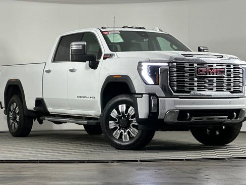 Used 2024 GMC Sierra 3500 Denali w/ Denali Reserve Package image 2
