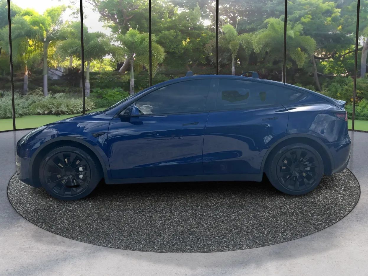 Used 2021 Tesla Model Y Long Range AWD/4WD image 8