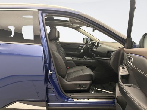 Used 2023 Nissan Rogue Platinum AWD/4WD image 19