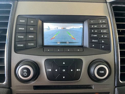 Used 2018 Ford Taurus SEL FWD image 23
