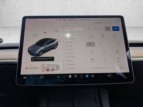 Used 2022 Tesla Model Y Long Range image 14