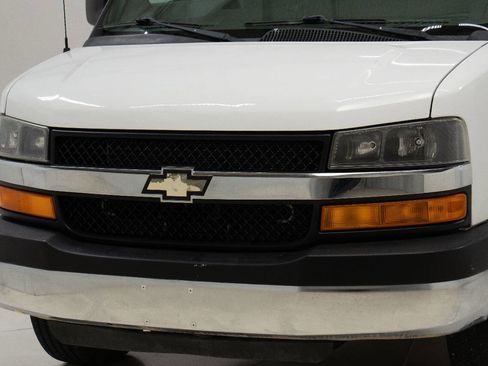 Used 2016 Chevrolet Express 3500 LT w/ LT Preferred Equipment Group image 9