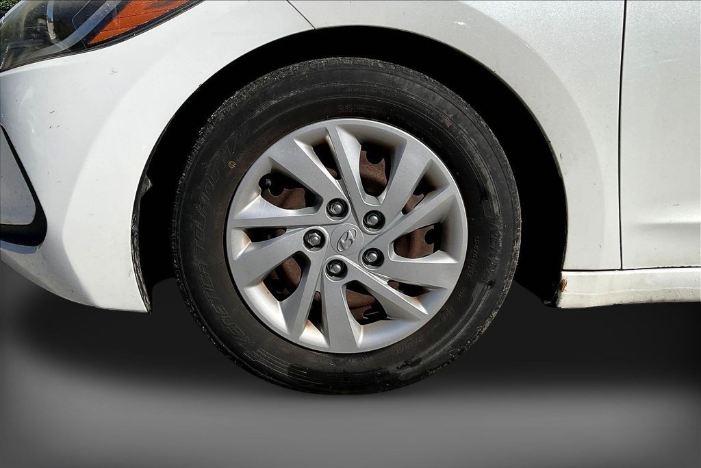 Used 2017 Hyundai Elantra SE FWD image 31