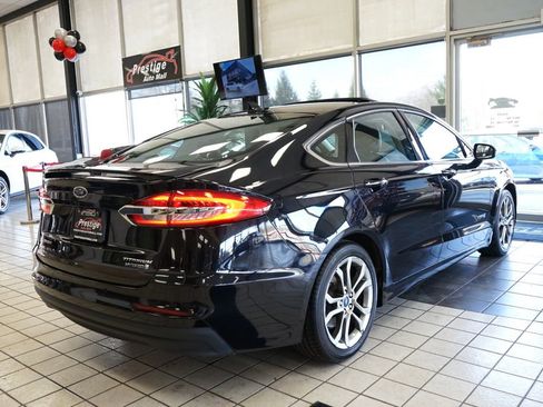 Used 2019 Ford Fusion Titanium image 17