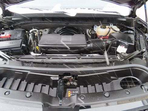 Used 2024 Chevrolet Tahoe Z71 w/ Z71 Off-Road Package image 11