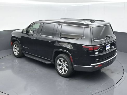 Used 2022 Jeep Wagoneer Series II AWD/4WD image 43