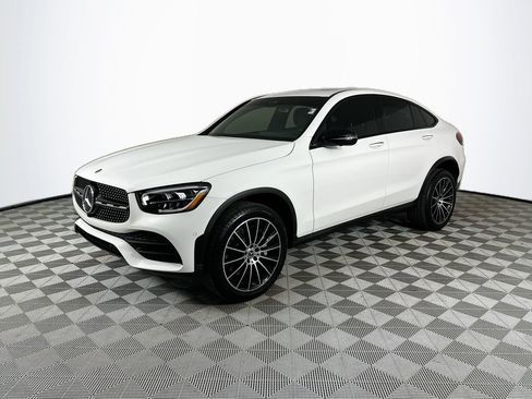 Used 2023 Mercedes-Benz GLC 300 4MATIC Coupe image 3