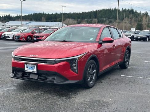Used 2025 Kia K4 LXS image 6